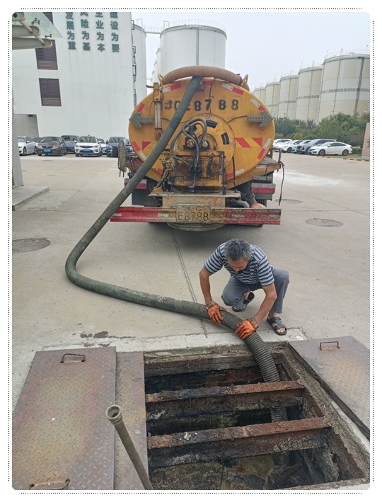 阜沙镇隔油池清掏